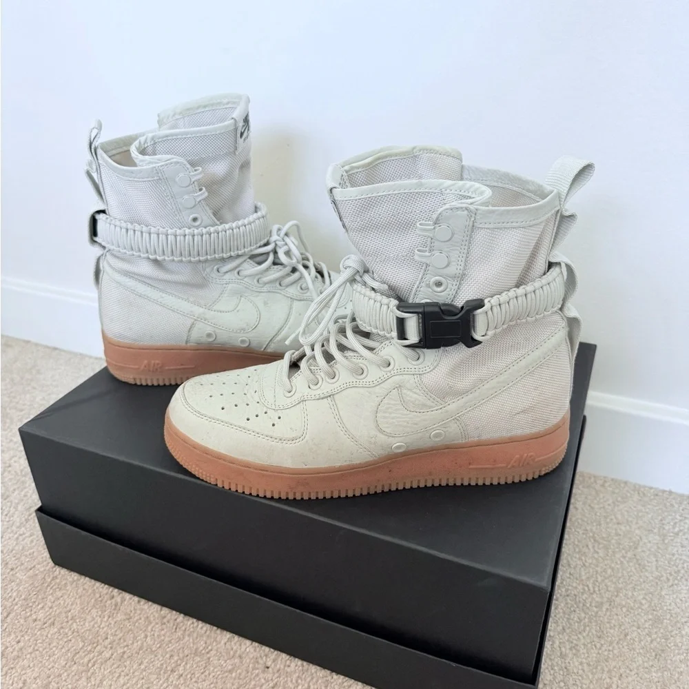 Nike Air Force 1 High-Top Sneakers
